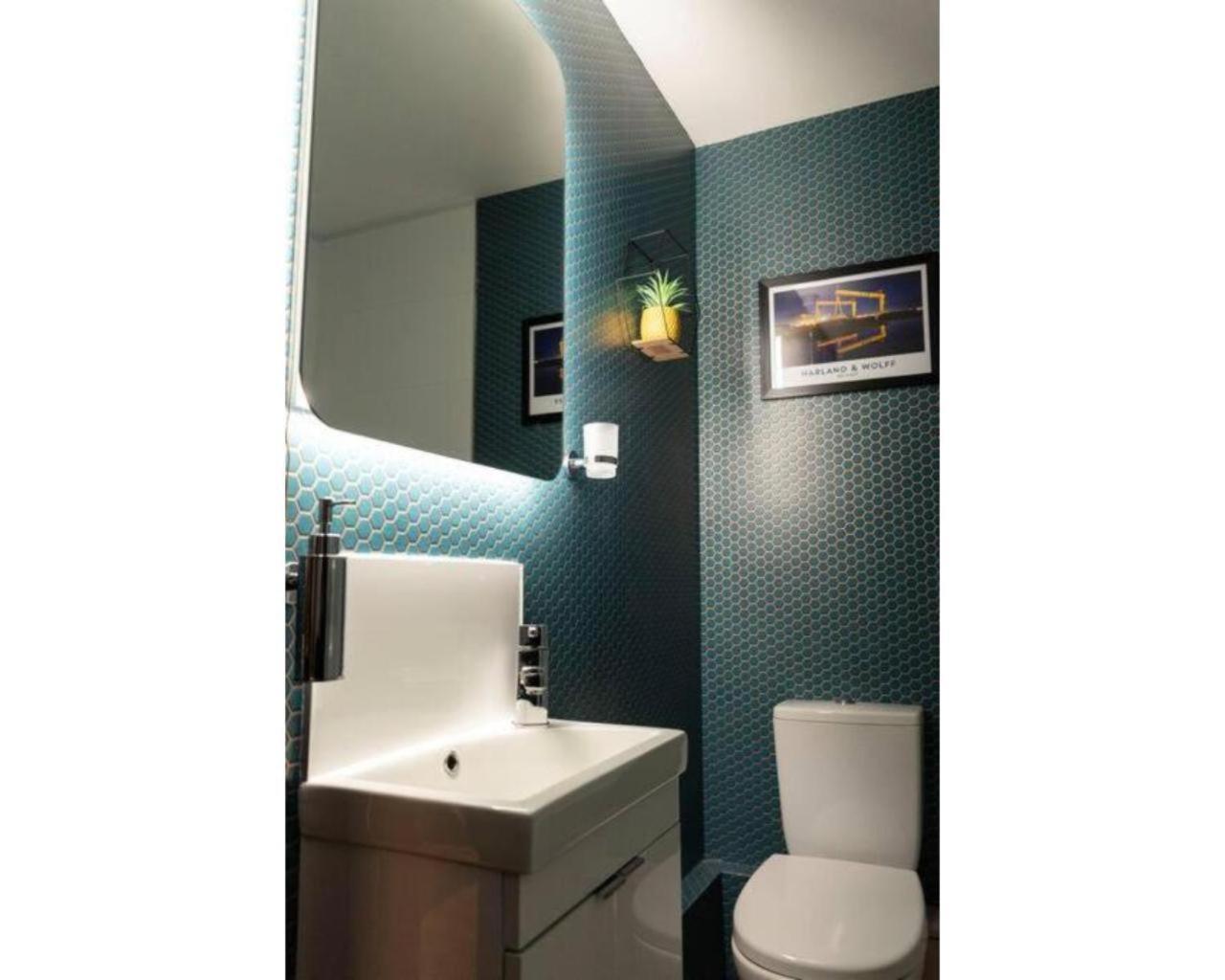 Central Belfast Apartments Queen'S Hideaway Bagian luar foto