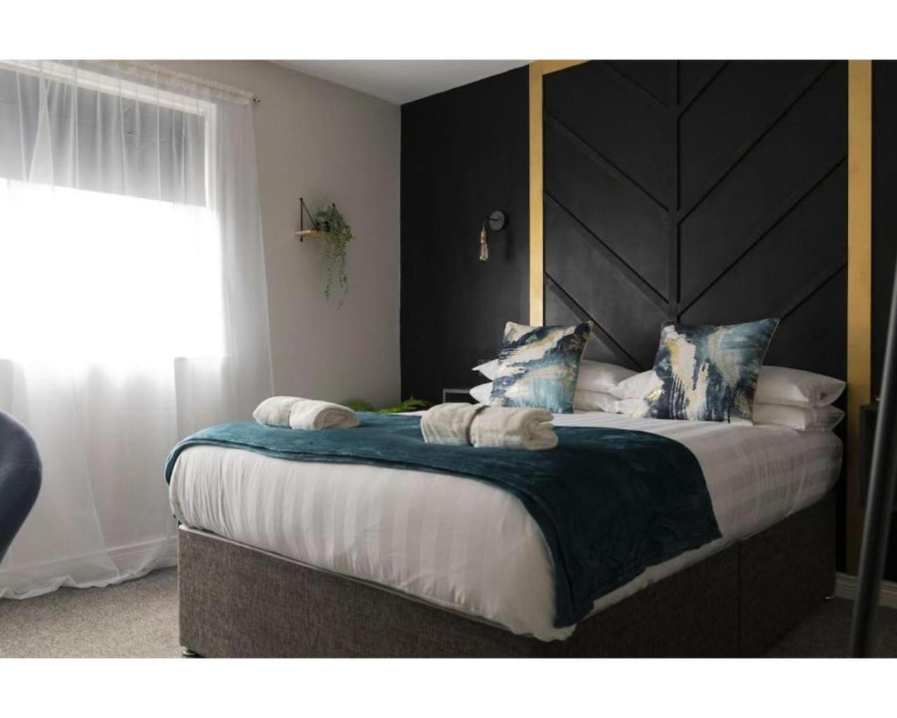 Central Belfast Apartments Queen'S Hideaway Bagian luar foto