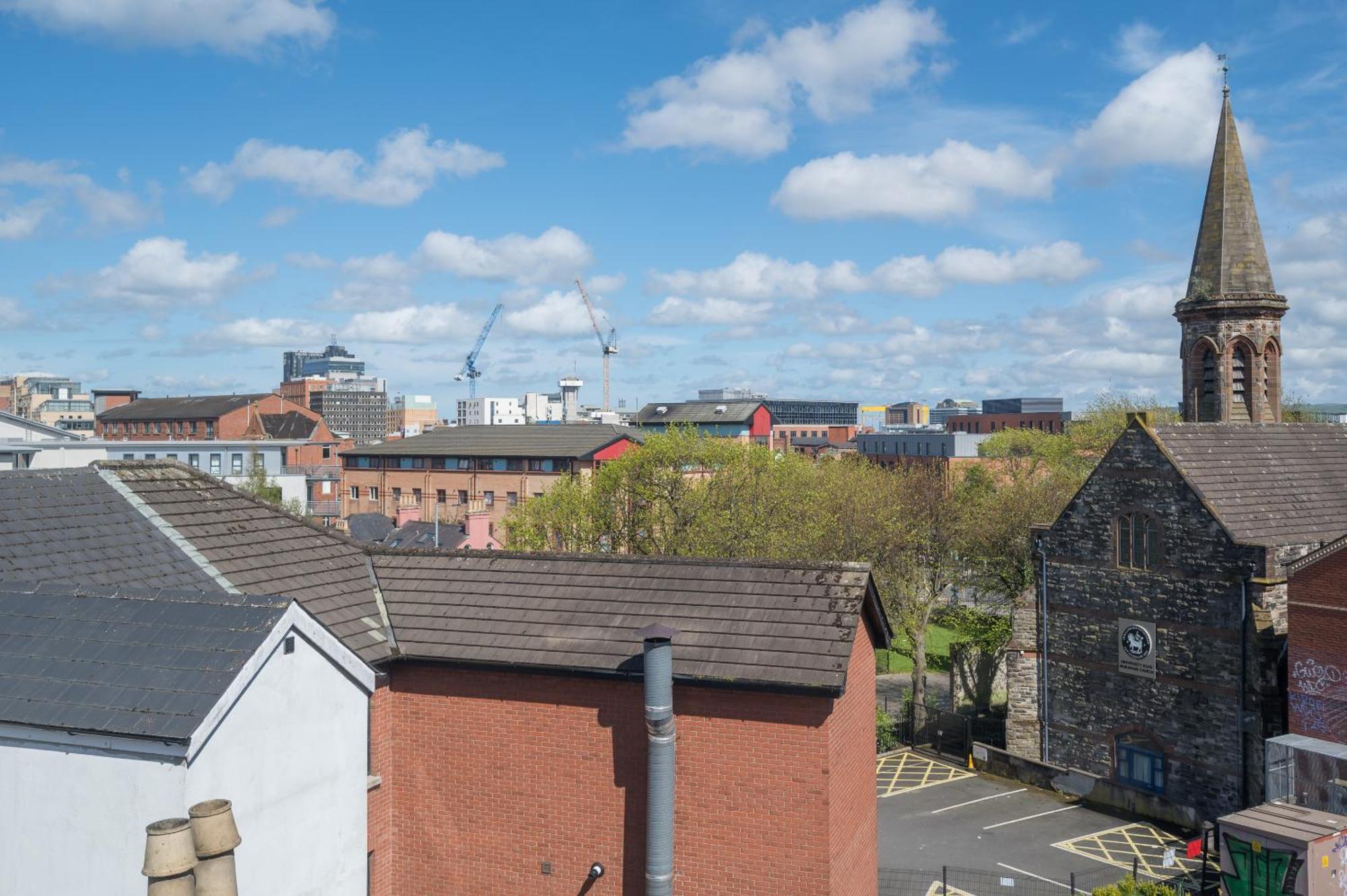 Central Belfast Apartments Queen'S Hideaway Bagian luar foto